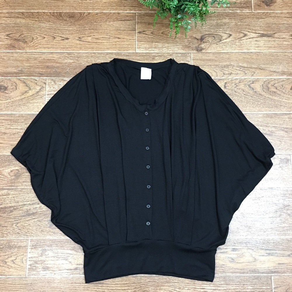 ✨Ella Moss Sleeveless Dolman Button Accent Top✨